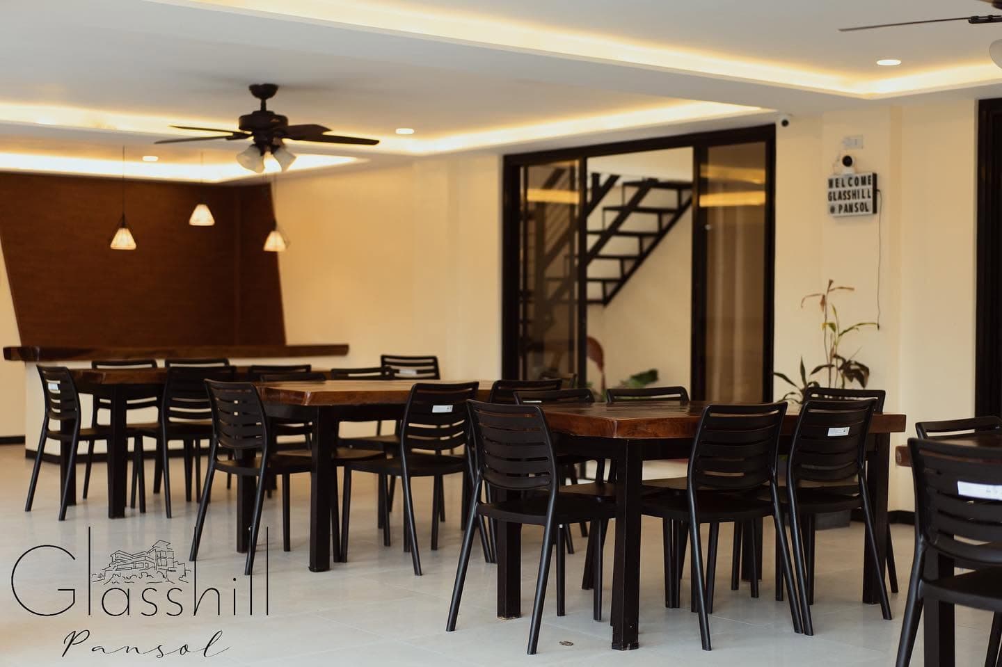 Banquet Dining Hall & Bar